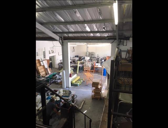 1,150M² FACTORY RENTED IN LANSDOWNE